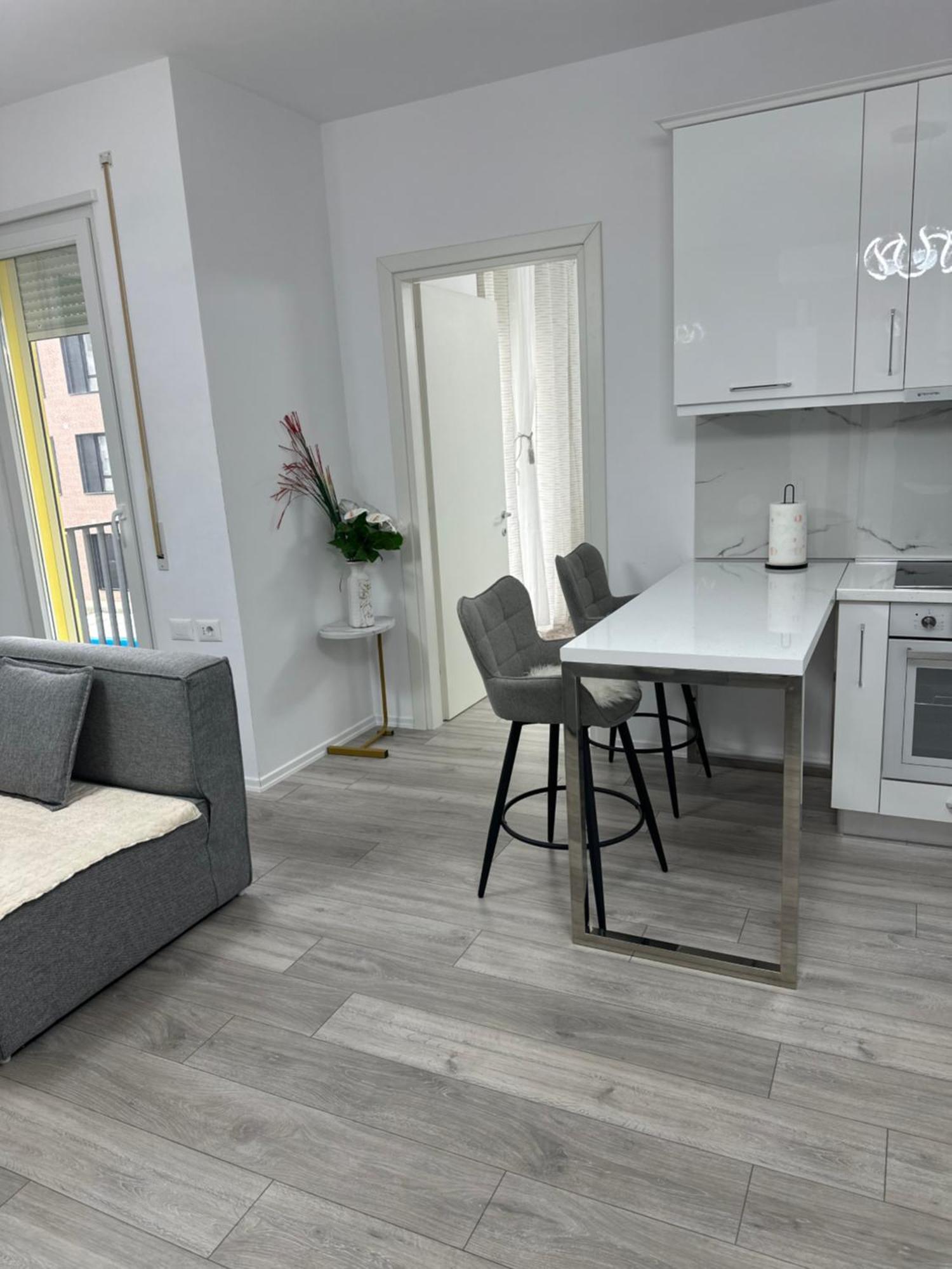 Bratti'S Apartment Near Tirana Center And Mother Teresa Airport Extérieur photo